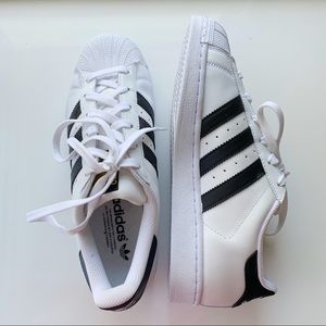 Adidas Superstars 🌟🌟